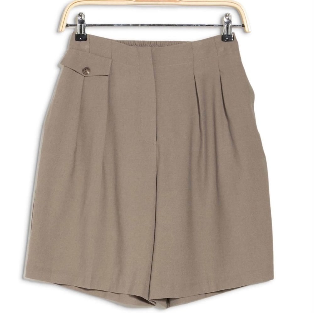 NWT Topshop High Waisted Pleated Shorts, Shade of Grey, 4P